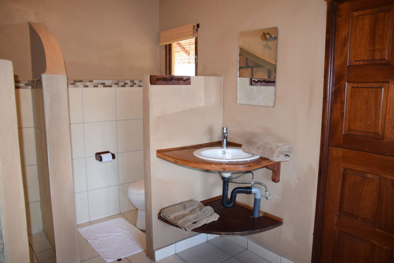 Bathroom, Khumbula iMozambique, Jangamo