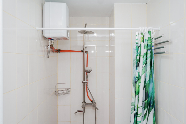 Bathroom 5, Homey and Comfy 2BR Apartment at Ayodhya Residence Tangerang By Travelio, Tangerang