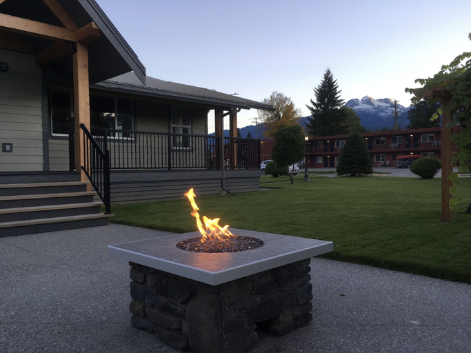 Exterior & Views 2, Fall Line Guesthouse, Columbia-Shuswap