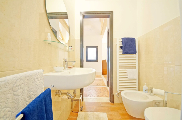 Others 3, DolceVita Apartments N. 181, Venezia