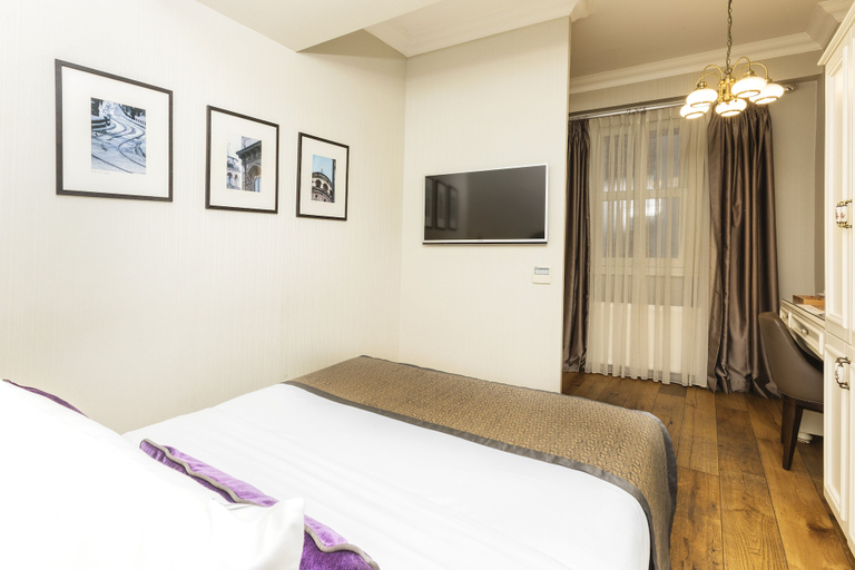 Bedroom 3, Meroddi Galata Mansion, Beyoğlu