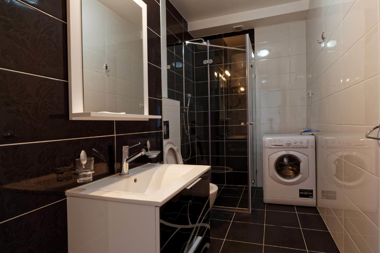 Bathroom 5, Jelena Vile & Apartments