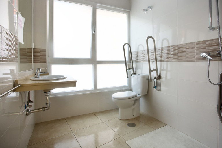 Bathroom 4, Residencia Universitaria Alboran, Málaga