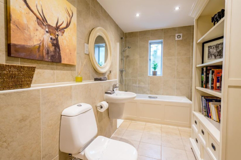 Bathroom 4, Stonegate Court, York