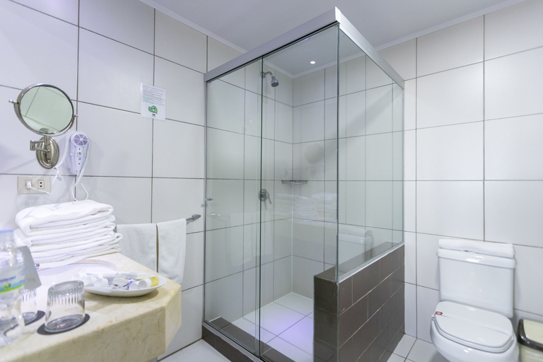Bathroom 5, Gran Hotel Cochabamba, Cercado