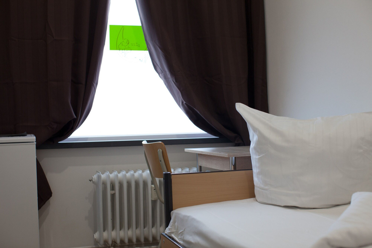Bedroom 3, Monteurzimmer und Hostel bei Hansezimmer, Hamburg
