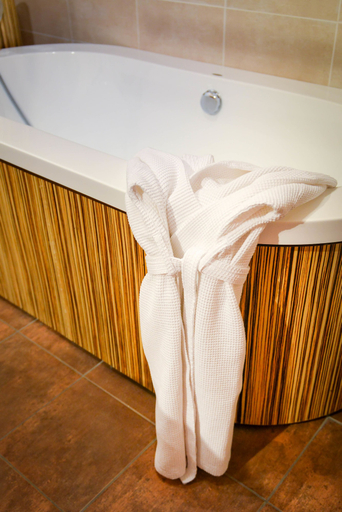 Bathroom 3, Logis Hôtel Restaurant Résidence, Hérault