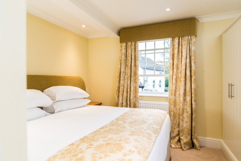 Bedroom 2, The Swan at Hay Hotel, Powys