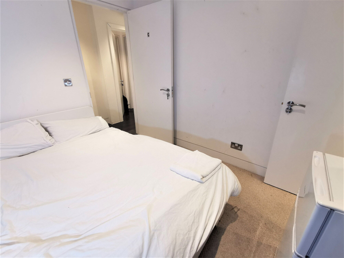 Bedroom 4, Double Room with Balcony - 3c, London