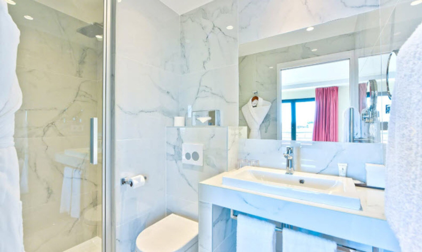 Bathroom 5, Hotel La Villa Port d Antibes & Spa, Alpes-Maritimes
