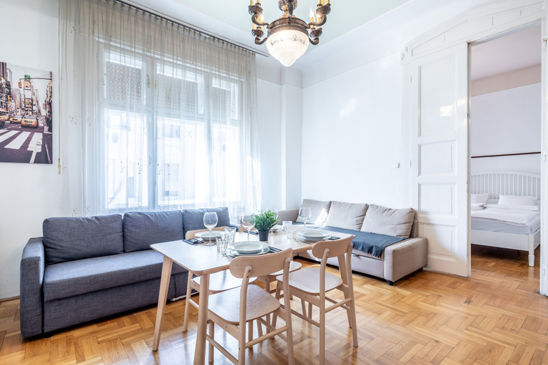 Others 5, Huge Apartment in the city center, Budapesti