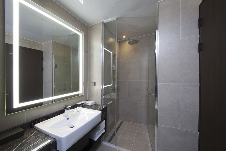 Bathroom 5, Ramada by Wyndham Daejeon, Yuseong