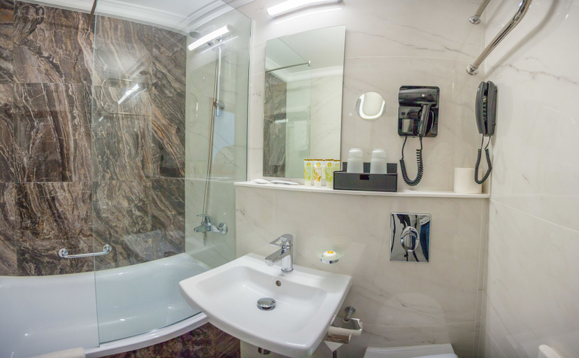 Bathroom, Hotel Intourist Khabarovsk, Khabarovskiy rayon