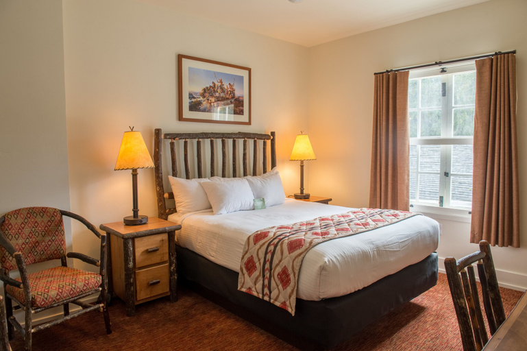 Bedroom 3, Lake McDonald Lodge - Inside the Park, Flathead
