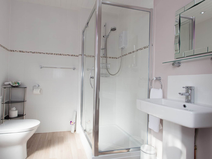 Bathroom 4, Two Beaches, Torbay
