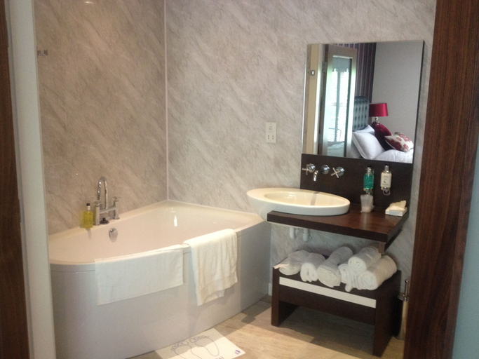 Bathroom 3, The Hedges Hotel, Causeway Coast and Glens