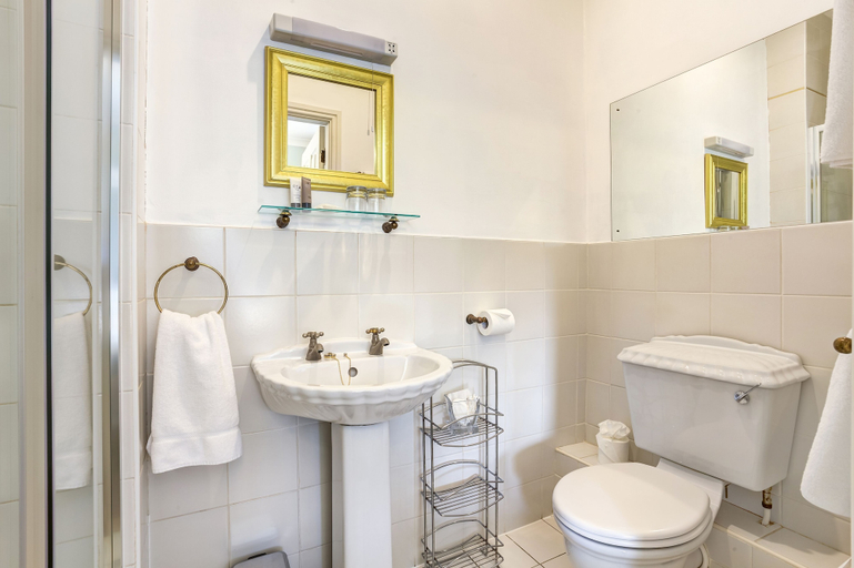 Bathroom 4, The Alexandra Court Hotel, Cheshire East