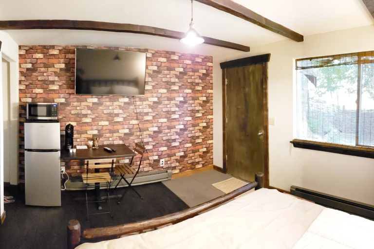 Bedroom 4, Paradise Village Hotel, Pierce