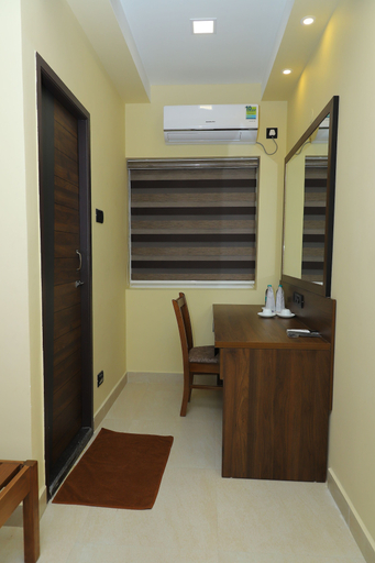 Others, Kans One Madipakkam, Chennai