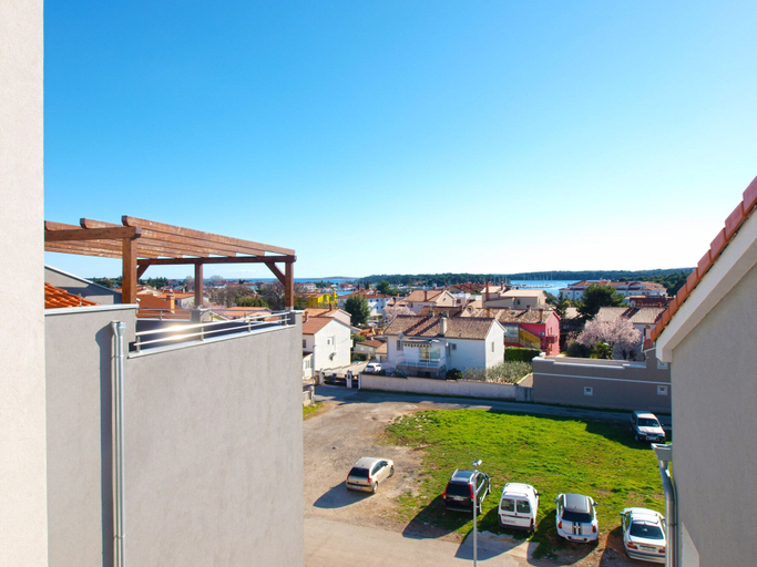 Others 4, Apartment 1819, Medulin