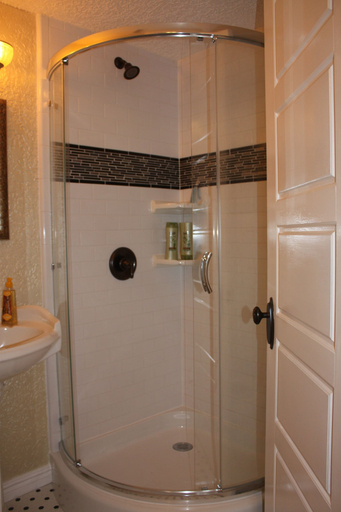 Bathroom 4, Kapp and Kappy B&B, Osceola