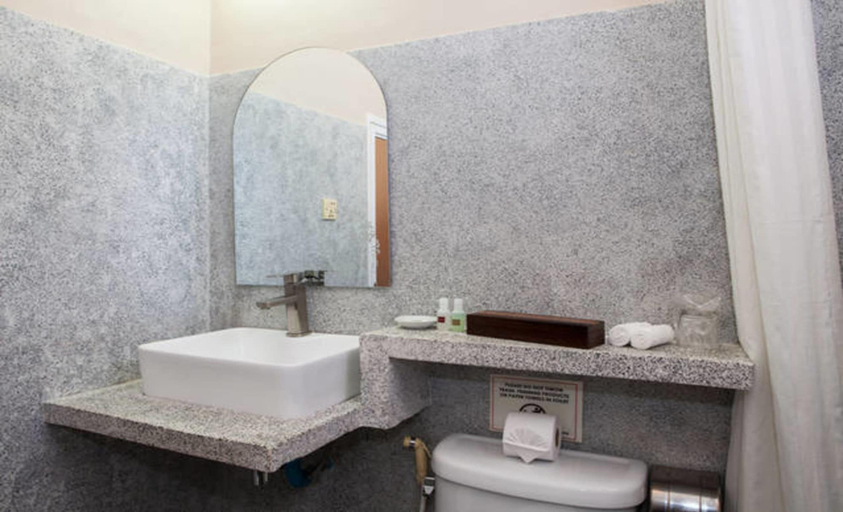 Bathroom 3, Anise Hotel & Restaurant, Phnom Penh
