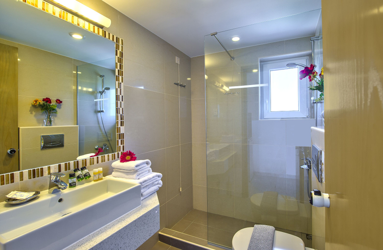 Bathroom 3, Sea Side Apartments, Crete