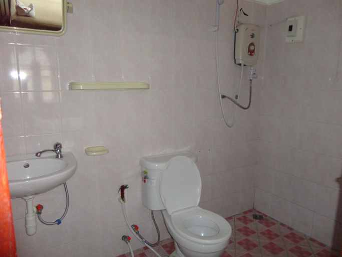 Bathroom 5, Villa Philaylack, Luang Prabang
