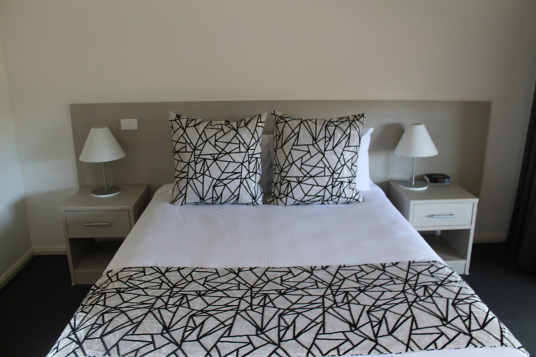 Bedroom 3, Hunter Gateway Motel, Maitland