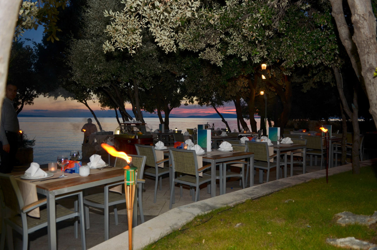 Food & Drinks 5, Family Hotel La Luna, Novalja