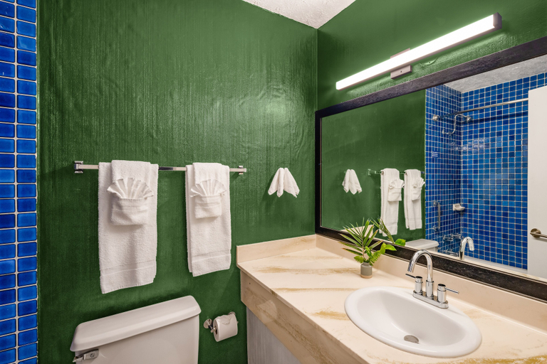 Bathroom 5, Kona Seaside, Hawaii
