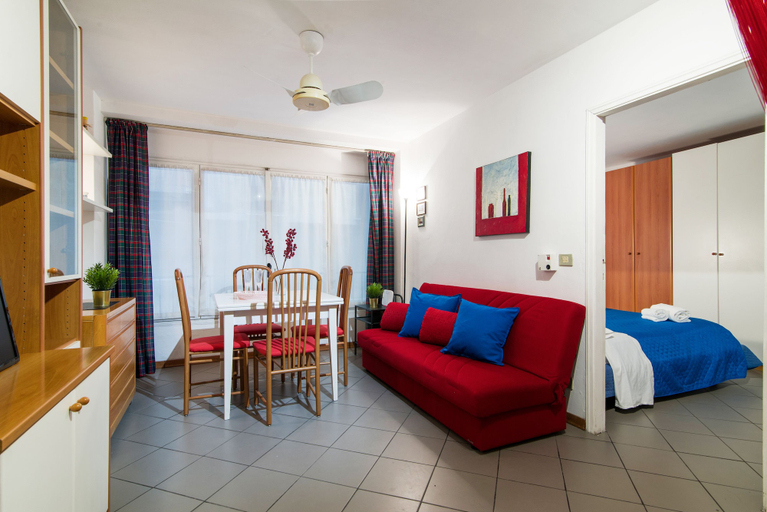 Others 5, Ponte Vecchio Florence Apartment, Florence