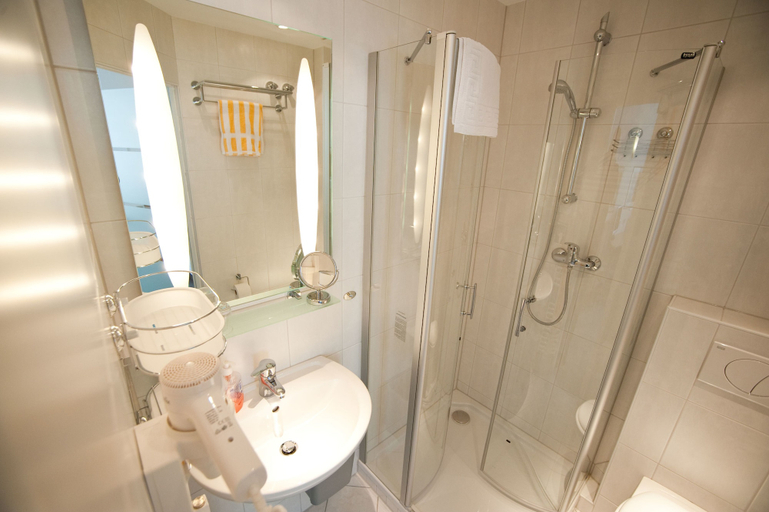 Bathroom 4, Hotel Boeving, Ennepe-Ruhr-Kreis
