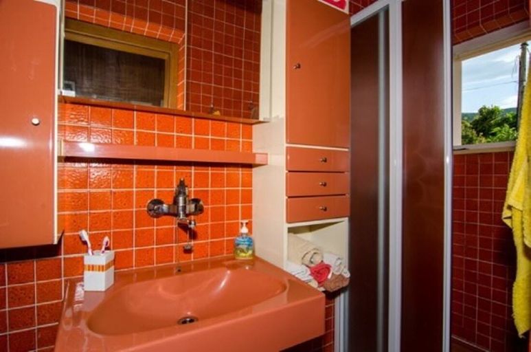 Bathroom 4, Apartmani MAK, Korčula