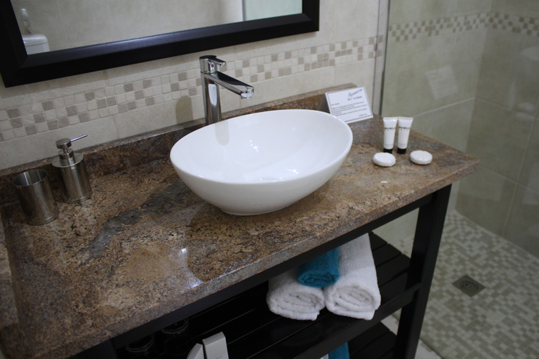 Bathroom 5, Aquamarine Guest House, Eden