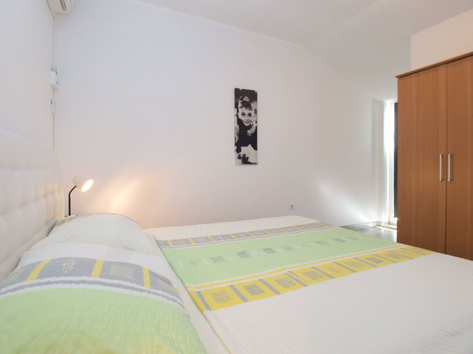 Bedroom 2, Apartment 1819, Medulin
