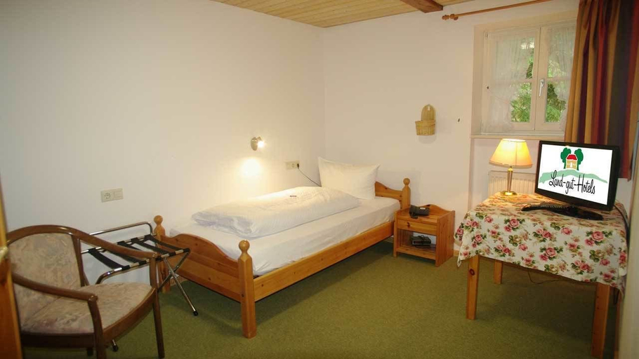 Bedroom 2, Gästehaus Räuber Lippoldskrug, Hildesheim