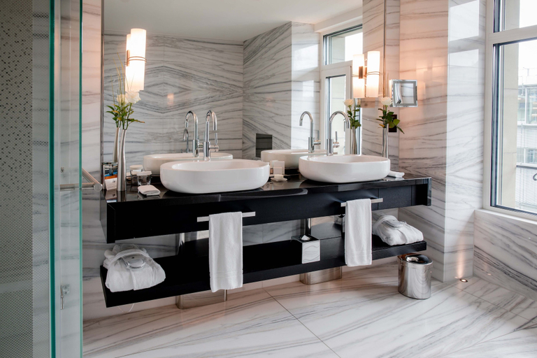 Bathroom 5, Hotel Schweizerhof Bern & Spa, Bern