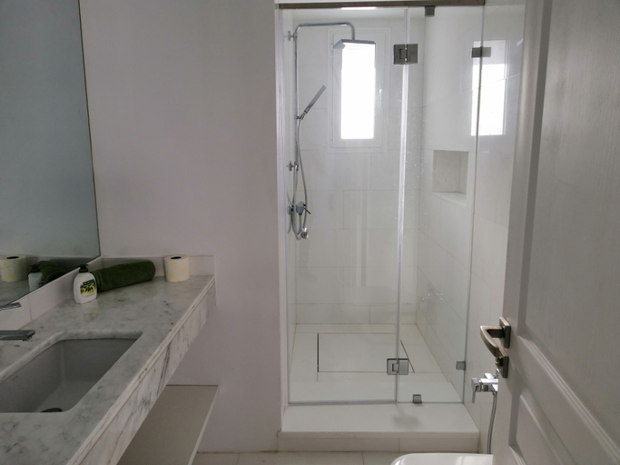 Bathroom 4, Luxurious Apartment in le Palace, La Marsa