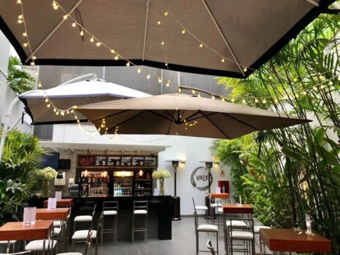 Food & Drinks 5, Aku Hotels, Lima