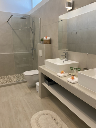 Bathroom 4, Movida Inn Aruba