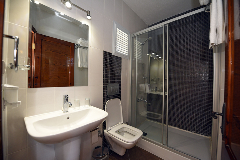 Bathroom 5, Villa Konak Hotel, Kuşadası