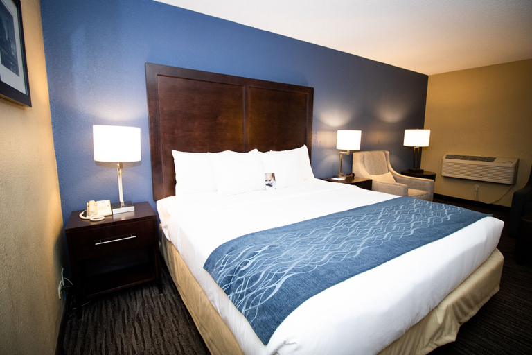 Bedroom 3, Suburban Studios Arlington Heights – Elk Grove, Cook