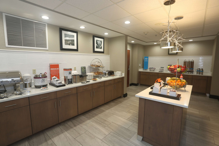Food & Drinks 5, Hampton Inn Owego, Tioga