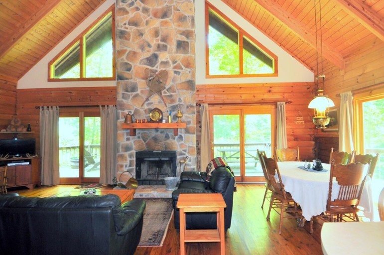 Food & Drinks, Lazy Bear Retreat - Classic Cabin!, Morgan