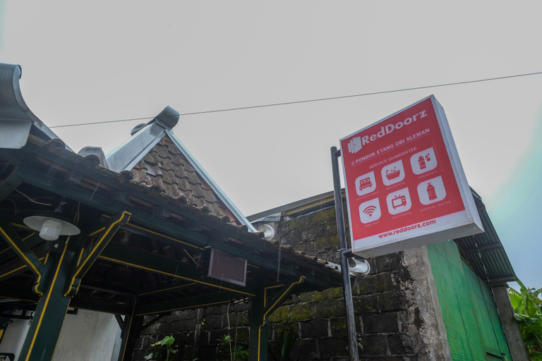 Exterior & Views 2, RedDoorz @ Pondok Eyang Obi Sleman, Sleman