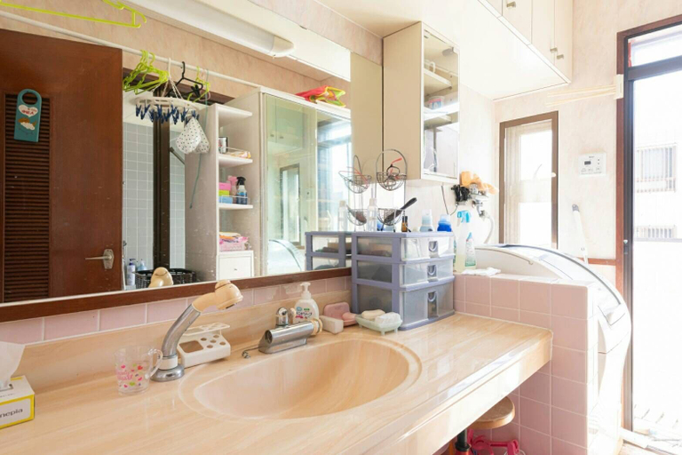 Bathroom 3, Lavender, Uruma