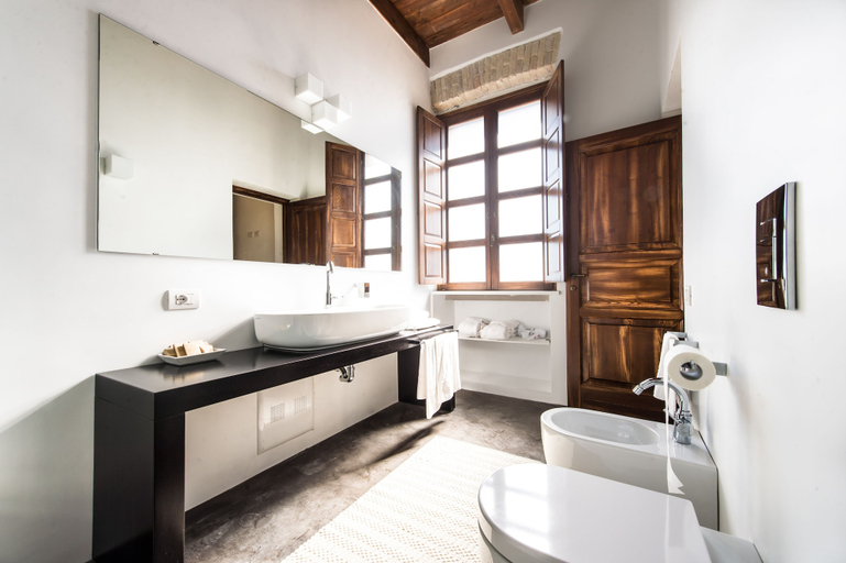 Bathroom 5, Faro Capo Spartivento, Cagliari