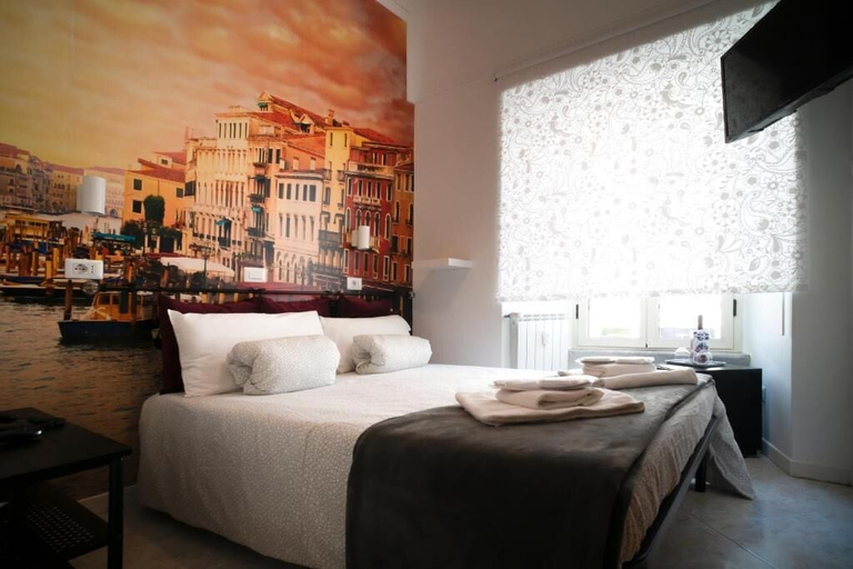 Bedroom 3, Merulana Star, Roma