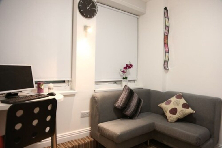 Others 5, Trivelles - Bradford - Sunbridge Road, Bradford